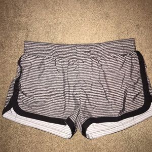 Lorna Jane striped run short